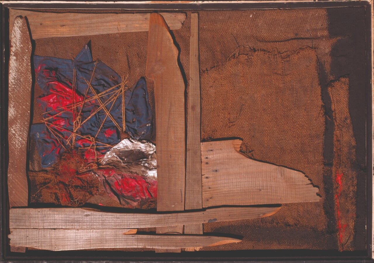 «Bandera de Lonquén», técnica mixta sobre madera, 99 x 145 cm, 1985. Museo de la Solidaridad Salvador Allende.